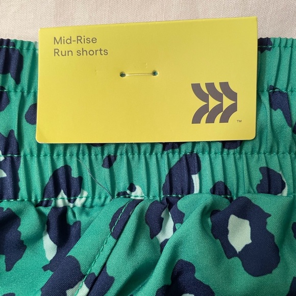 All In Motion Run Shorts in Green - Picture 9 of 9